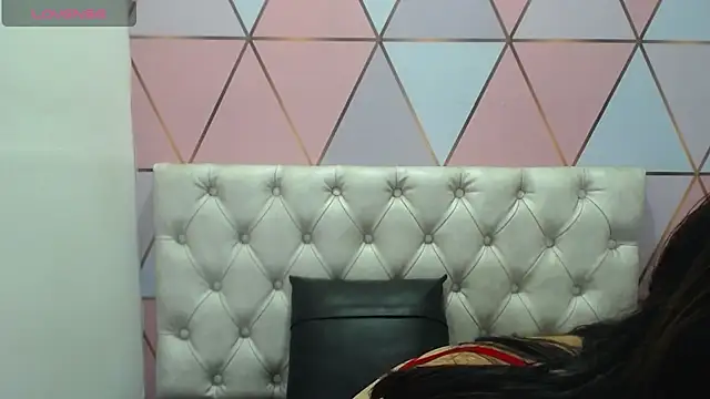 juliana diaz online show from February 5, 2025, 2:26 pm