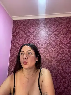 juliana diaz online show from December 22, 2025, 11:29 am