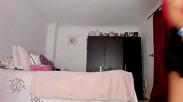 Snapshot of AlondraDiossa03 chatting on December 23, 2024, 8:57 pm AlondraDiossa03 online show from December 23, 2024, 8:57 pm
