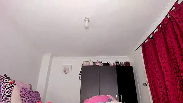 Snapshot of AlondraDiossa03 chatting on January 6, 2025, 9:54 pm AlondraDiossa03 online show from January 6, 2025, 9:54 pm