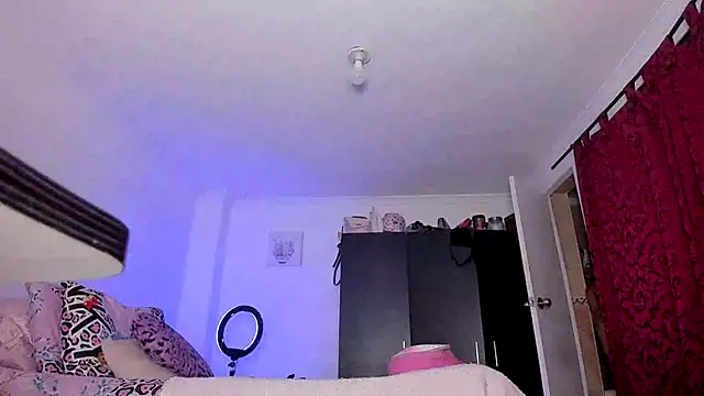 Snapshot of AlondraDiossa03 chatting on January 16, 2025, 8:57 pm AlondraDiossa03 online show from January 16, 2025, 8:57 pm