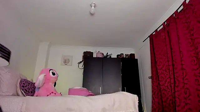 Snapshot of AlondraDiossa03 chatting on February 7, 2025, 8:20 pm AlondraDiossa03 online show from February 7, 2025, 8:20 pm