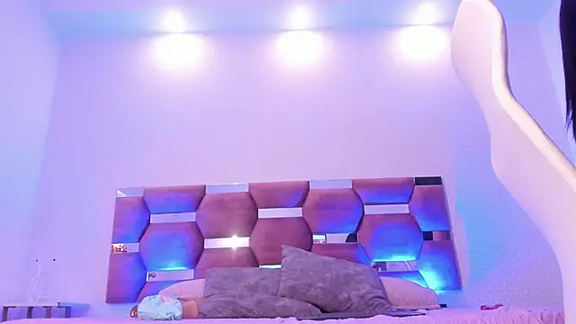 Snapshot of AlondraDiossa03 chatting on February 26, 2025, 7:49 pm AlondraDiossa03 online show from February 26, 2025, 7:49 pm