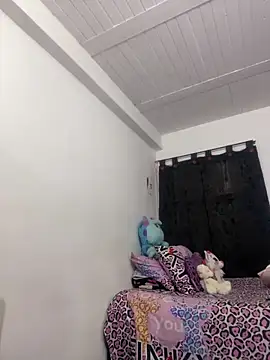 AlondraDiossa03 online show from October 28, 2025, 7:05 pm