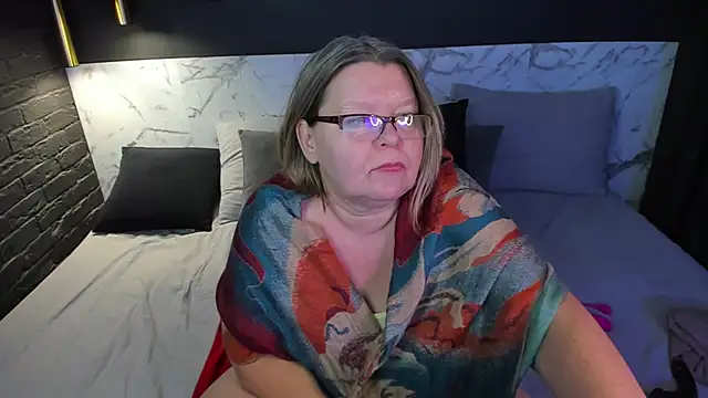 Snapshot of Shannonshine chatting on December 13, 2024, 12:17 pm Shannonshine online show from December 13, 2024, 12:17 pm
