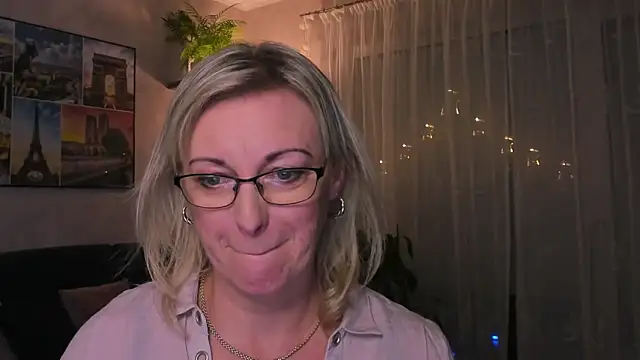 vanessa chat online show from December 9, 2024, 5:52 pm