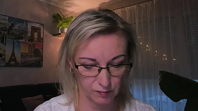 vanessa chat online show from December 11, 2024, 2:22 pm