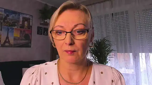 vanessa chat online show from October 28, 2025, 2:20 pm