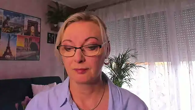 vanessa chat online show from May 6, 2026, 1:27 pm