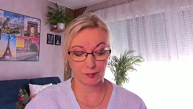 vanessa chat online show from May 11, 2026, 1:17 pm