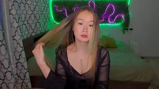 Snapshot of PollyOcean chatting on December 14, 2024, 11:07 am PollyOcean online show from December 14, 2024, 11:07 am