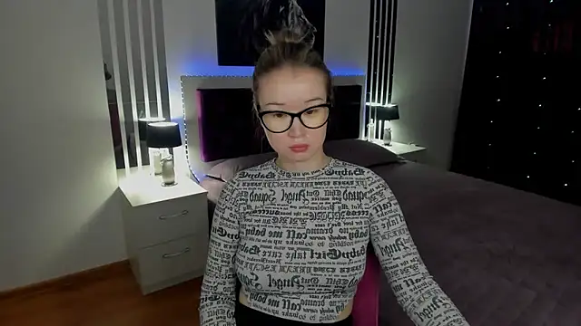 Snapshot of PollyOcean chatting on January 22, 2025, 9:46 am PollyOcean online show from January 22, 2025, 9:46 am