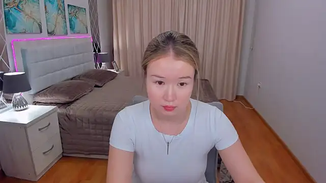 Snapshot of PollyOcean chatting on February 9, 2025, 2:29 pm PollyOcean online show from February 9, 2025, 2:29 pm