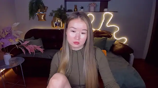 Snapshot of PollyOcean chatting on February 15, 2025, 9:49 am PollyOcean online show from February 15, 2025, 9:49 am