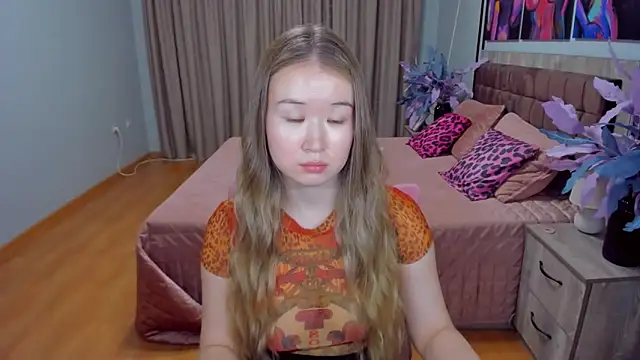 Snapshot of PollyOcean chatting on March 4, 2025, 2:10 pm PollyOcean online show from March 4, 2025, 2:10 pm