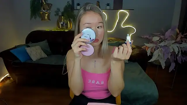 Snapshot of PollyOcean chatting on September 18, 2025, 11:34 am PollyOcean online show from September 18, 2025, 11:34 am