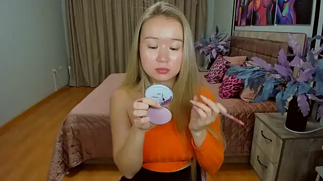 Snapshot of PollyOcean chatting on October 20, 2025, 6:14 am PollyOcean online show from October 20, 2025, 6:14 am