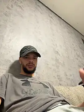 Snapshot of Lionayowe chatting on April 19, 2026, 8:55 pm Lionayowe online show from April 19, 2026, 8:55 pm