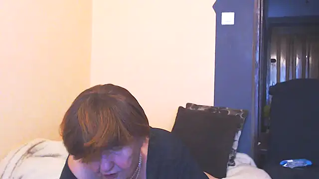 Snapshot of MioritaHard chatting on October 2, 2025, 9:49 am MioritaHard online show from October 2, 2025, 9:49 am