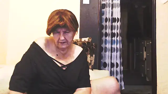 Snapshot of MioritaHard chatting on October 14, 2025, 10:16 am MioritaHard online show from October 14, 2025, 10:16 am