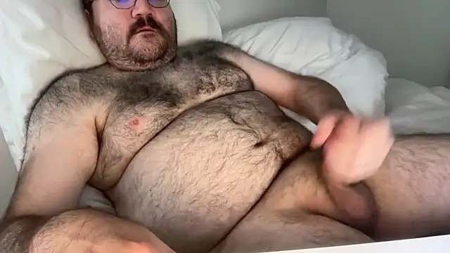 Snapshot of elagobear chatting on July 15, 2026, 5:45 am elagobear online show from July 15, 2026, 5:45 am