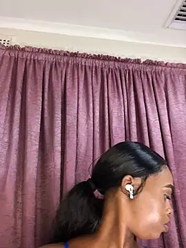 LuciousLips96 online show from January 7, 2025, 6:38 am