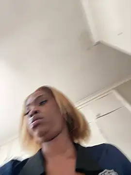 LuciousLips96 online show from August 4, 2026, 8:06 am