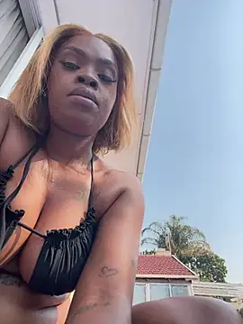 LuciousLips96 online show from August 5, 2026, 8:17 am