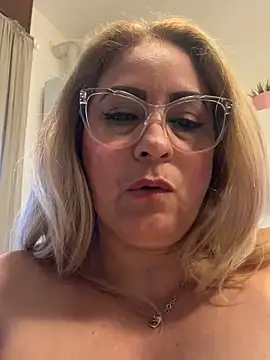 x elena x online show from February 26, 2025, 9:32 am