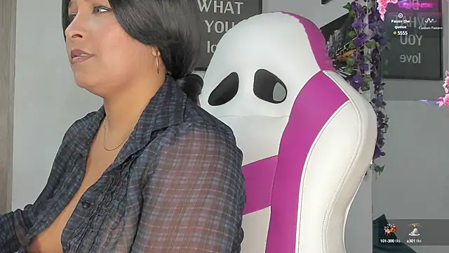 Snapshot of paola_ih chatting on December 19, 2024, 2:24 pm paola ih online show from December 19, 2024, 2:24 pm