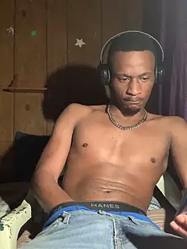 Snapshot of Tristris100 chatting on December 10, 2024, 8:05 pm Tristris100 online show from December 10, 2024, 8:05 pm