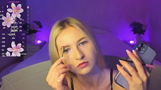 AnnaCarrera online show from September 20, 2025, 6:09 pm