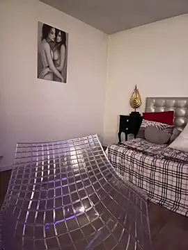 Snapshot of TiffanyRoxx chatting on November 3, 2025, 7:26 pm TiffanyRoxx online show from November 3, 2025, 7:26 pm