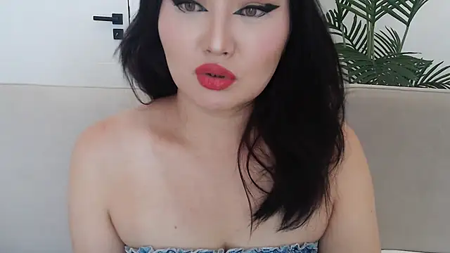 Snapshot of DanyMin chatting on October 9, 2025, 7:50 am DanyMin online show from October 9, 2025, 7:50 am