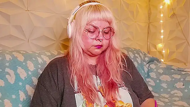 Satyn doll online show from June 14, 2026, 2:35 am