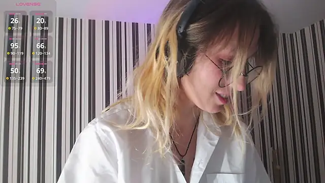  Hanna Moon  online show from December 9, 2024, 10:43 am