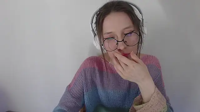  Hanna Moon  online show from April 23, 2026, 5:48 pm