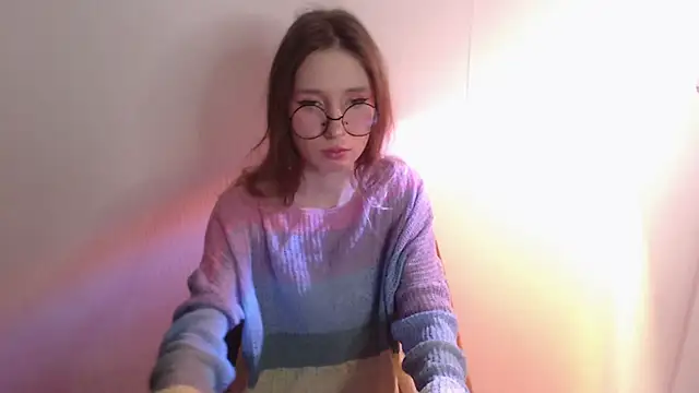  Hanna Moon  online show from May 4, 2026, 12:23 pm