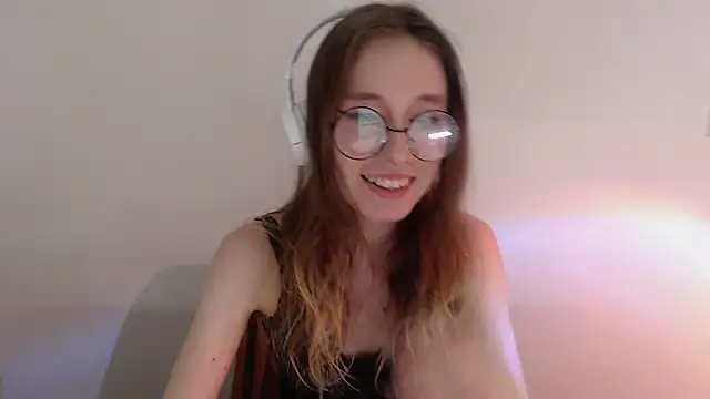  Hanna Moon  online show from May 13, 2026, 11:18 am