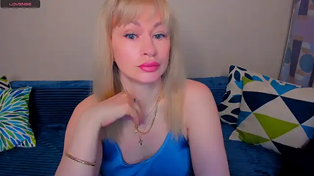 EllenMoore online show from May 23, 2026, 3:12 am
