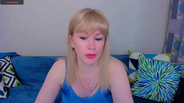 EllenMoore online show from June 11, 2026, 3:04 am