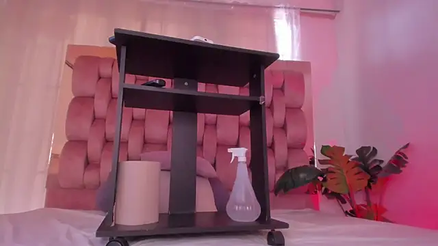 Secret chells online show from October 3, 2025, 5:43 pm