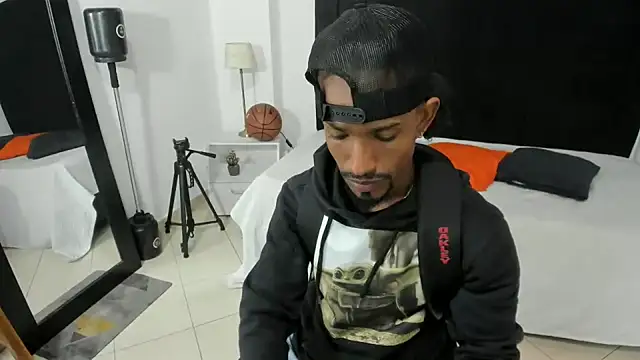 anhtony wayans online show from October 5, 2025, 11:57 pm