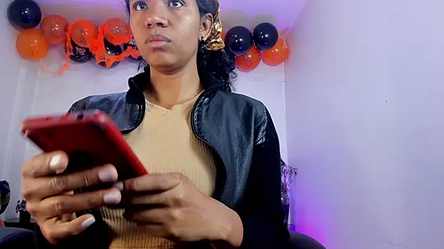 Ellie Alves online show from November 4, 2025, 1:21 pm