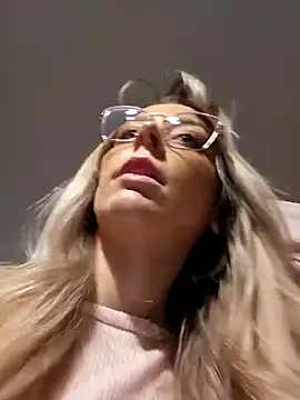 Snapshot of LilyOrion chatting on January 14, 2025, 7:00 pm LilyOrion online show from January 14, 2025, 7:00 pm