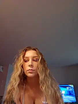 Snapshot of LilyOrion chatting on October 14, 2025, 6:09 pm LilyOrion online show from October 14, 2025, 6:09 pm