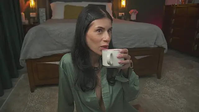 Snapshot of AlyonaX chatting on September 27, 2025, 7:19 pm AlyonaX online show from September 27, 2025, 7:19 pm