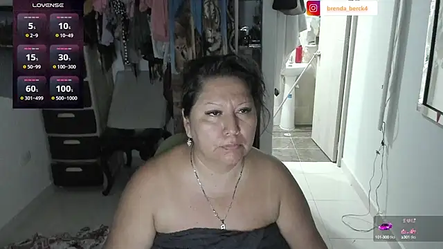 Snapshot of Brenda_Berck_ chatting on February 1, 2025, 10:37 am Brenda Berck online show from February 1, 2025, 10:37 am