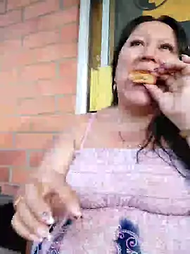 Snapshot of Brenda_Berck_ chatting on February 11, 2025, 10:07 pm Brenda Berck online show from February 11, 2025, 10:07 pm