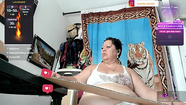 Snapshot of Brenda_Berck_ chatting on March 4, 2025, 5:13 pm Brenda Berck online show from March 4, 2025, 5:13 pm